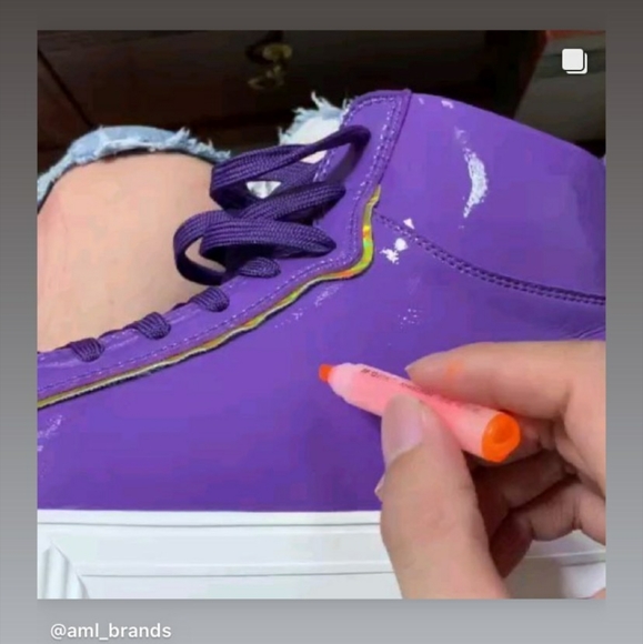 Shoes you can draw on and erase - Picture 4 of 4